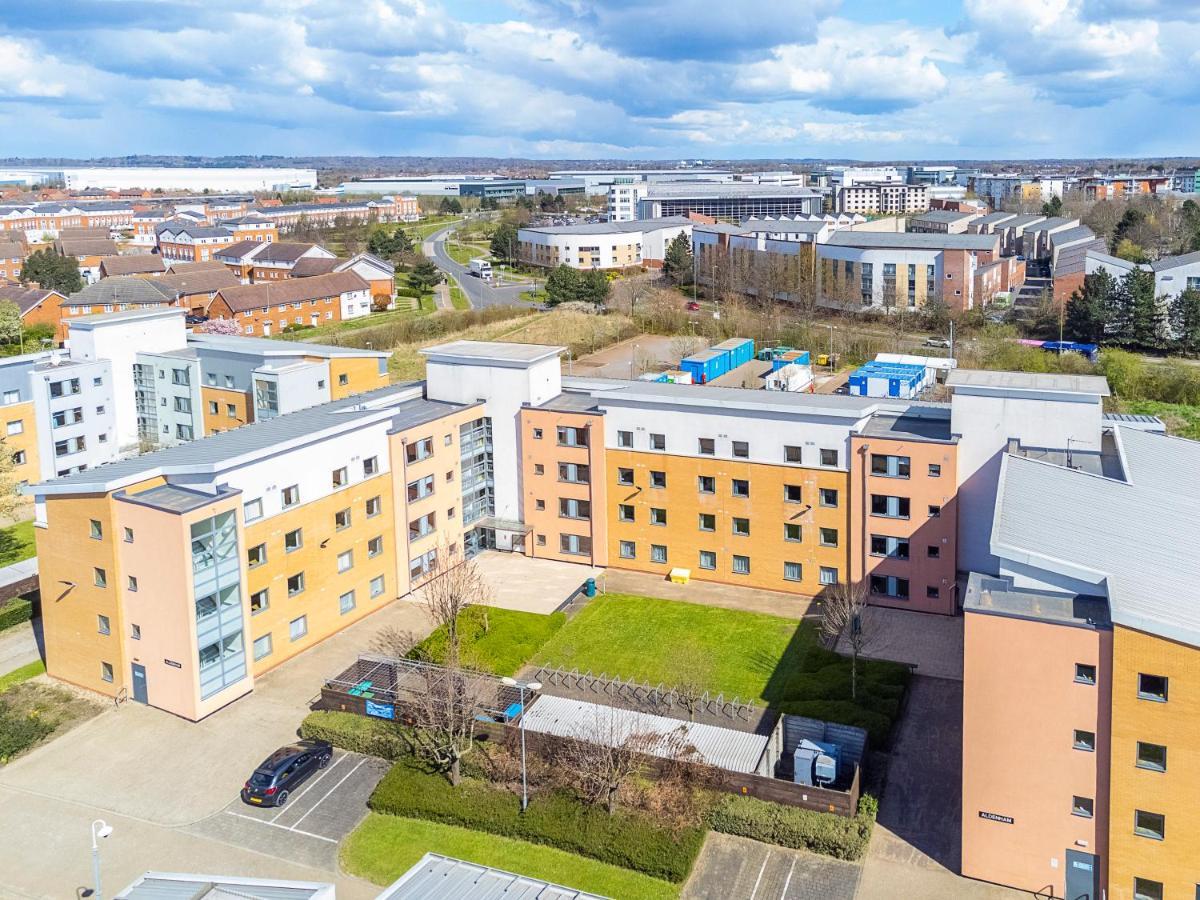 Vibrant Ensuite Rooms, Hatfield - Sk ภายนอก รูปภาพ