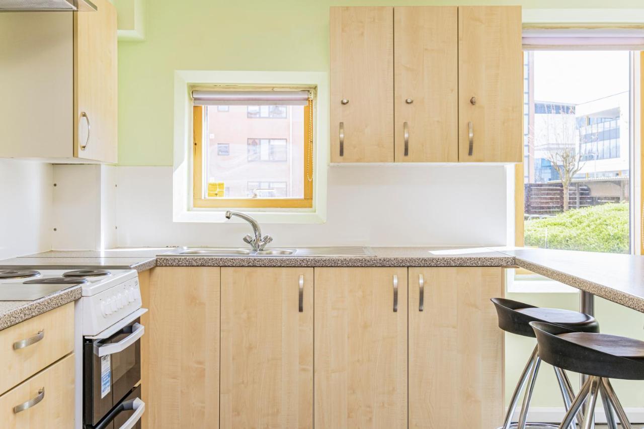 Vibrant Ensuite Rooms, Hatfield - Sk ภายนอก รูปภาพ