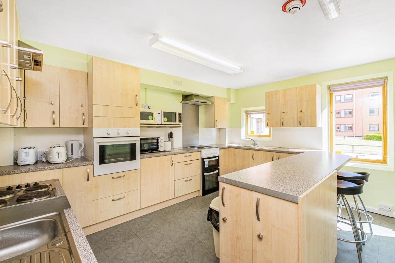 Vibrant Ensuite Rooms, Hatfield - Sk ภายนอก รูปภาพ