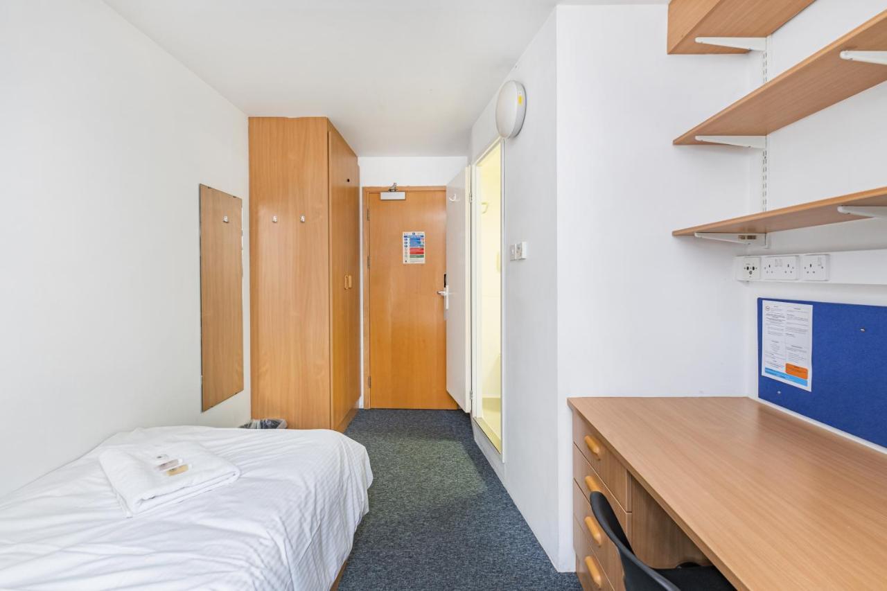Vibrant Ensuite Rooms, Hatfield - Sk ภายนอก รูปภาพ