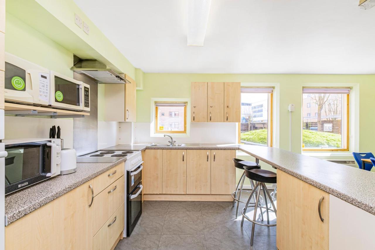 Vibrant Ensuite Rooms, Hatfield - Sk ภายนอก รูปภาพ